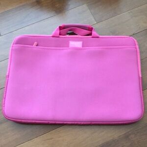 Slip It! Pro laptop carrying case.